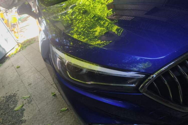 Used Hongqi H5 2020 1.8T Automatic Smart Connect Flagship Edition Right Front Headlight