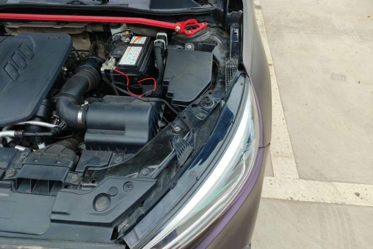 Used Hongqi H5 2020 1.5T DCT Flagship Edition Engine Bay Left