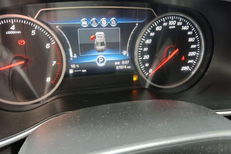 Used Hongqi H5 2020 1.5T DCT Flagship Edition Odometer Close Up