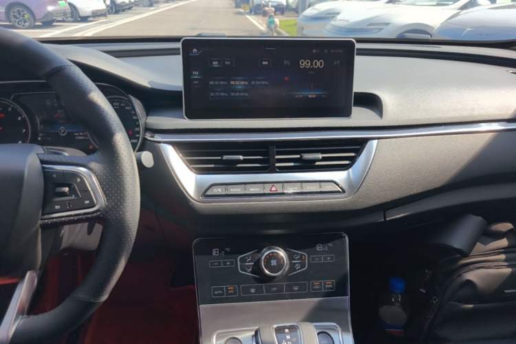 Used Hongqi H5 2020 1.5T DCT Flagship Edition Audio And AC Panel