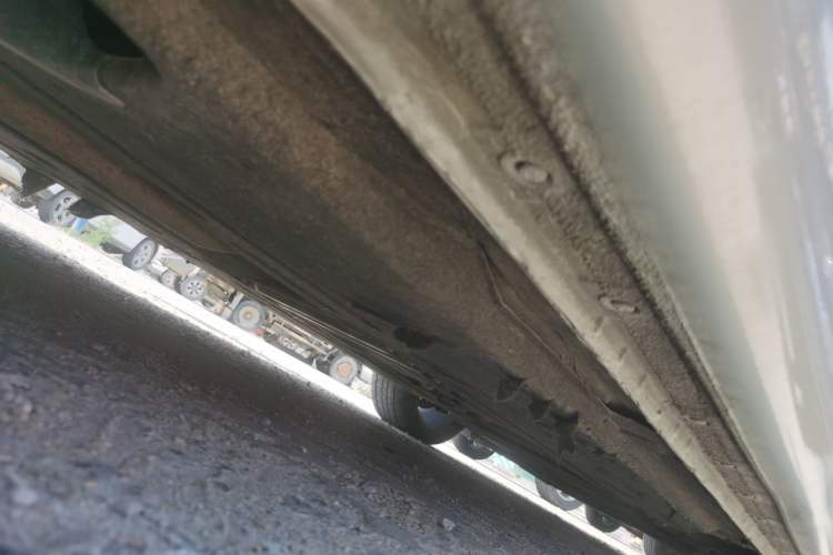 Used Hongqi H5 2020 1.8T Automatic ZhiLian QiYun Edition Chassis Rear Right