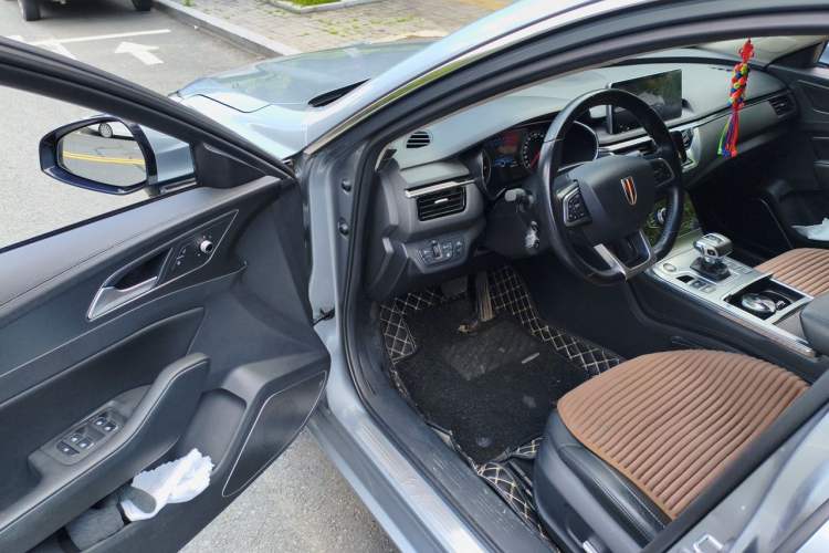 Used Hongqi H5 2020 1.8T Automatic ZhiLian QiYun Edition Driver Seat