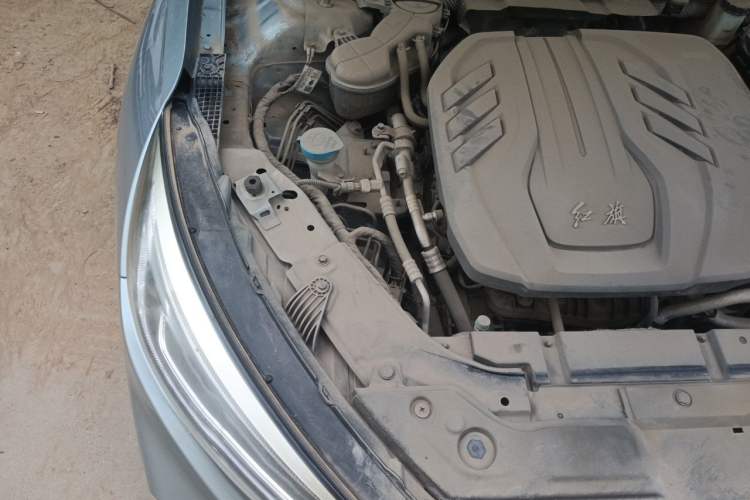 Used Hongqi H5 2020 1.5T DCT Flagship Edition Engine Bay Right
