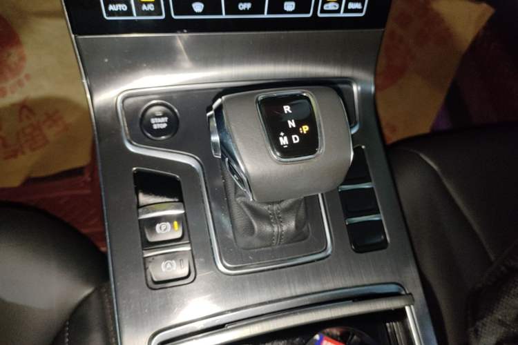 Used Hongqi H5 2020 1.5T DCT Flagship Edition Gear Lever
