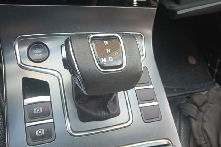 Used Hongqi H5 2020 1.5T DCT Flagship Edition Gear Lever