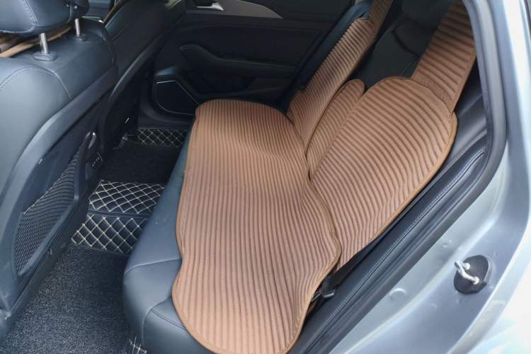 Used Hongqi H5 2020 1.8T Automatic ZhiLian QiYun Edition Left Rear Seat