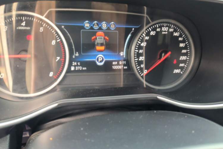 Used Hongqi H5 2020 1.5T DCT Flagship Edition Odometer Close Up