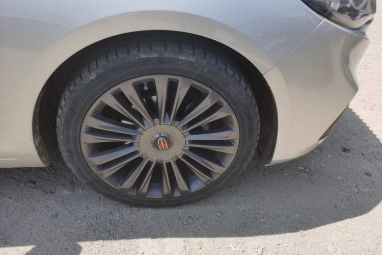 Used Hongqi H5 2020 1.8T Automatic ZhiLian QiYun Edition Right Front Wheel Hub