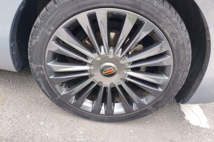 Used Hongqi H5 2020 1.8T Automatic ZhiLian QiYun Edition Right Front Wheel Hub