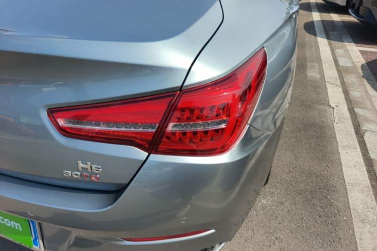 Used Hongqi H5 2020 1.5T DCT Flagship Edition Right Rear Taillight