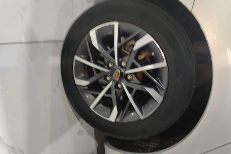 Used Hongqi H5 2020 1.5T DCT Flagship Edition Right Rear Wheel Hub