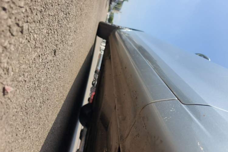 Used Hongqi H5 2020 1.5T DCT Flagship Edition Right Side Sill
