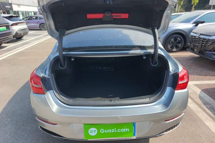 Used Hongqi H5 2020 1.5T DCT Flagship Edition Trunk