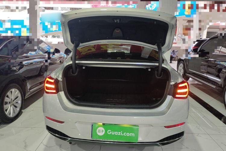 Used Hongqi H5 2020 1.5T DCT Flagship Edition Trunk