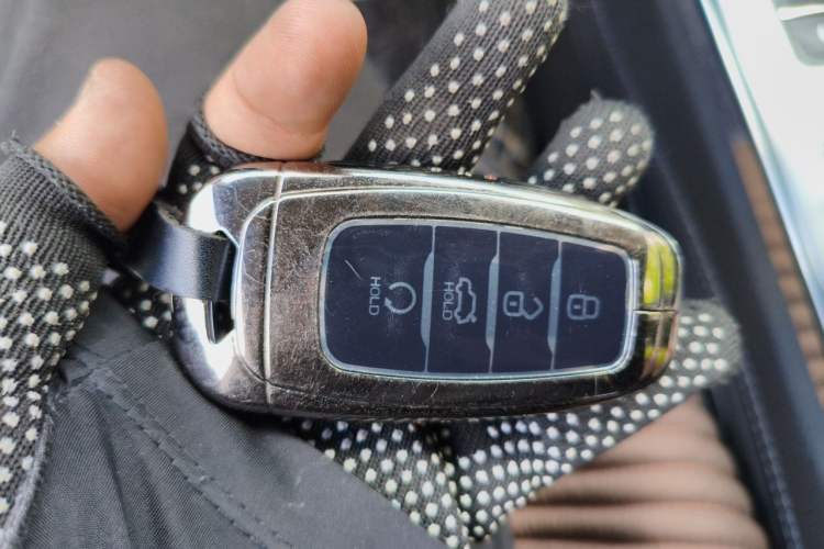 Used Hongqi H5 2020 1.8T Automatic ZhiLian QiYun Edition Vehicle Key