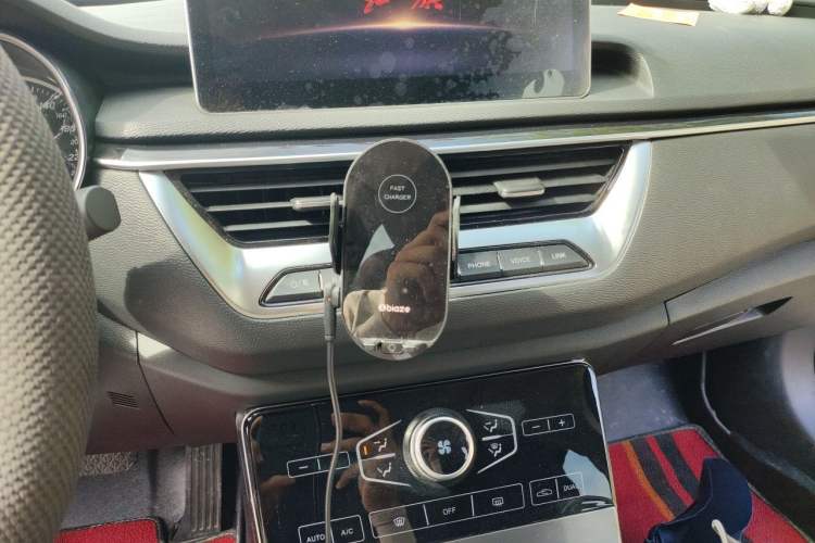 Used Hongqi H5 2020 1.5T DCT Flagship Edition Audio And AC Panel