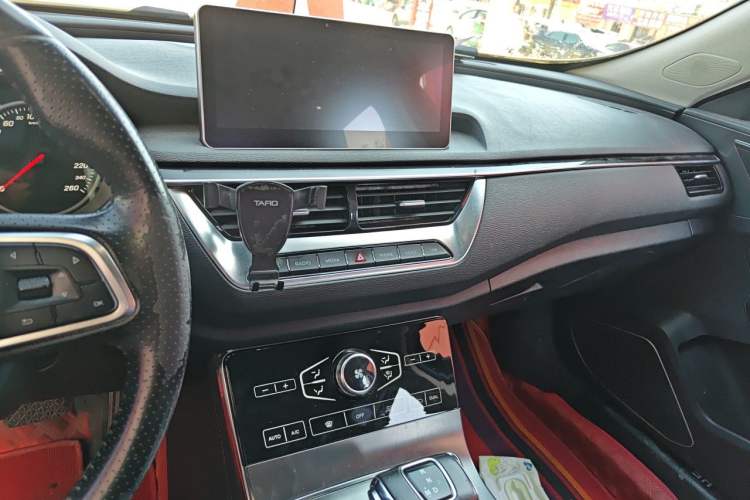 Used Hongqi H5 2020 1.8T Automatic ZhiLian QiYun Edition Audio And AC Panel