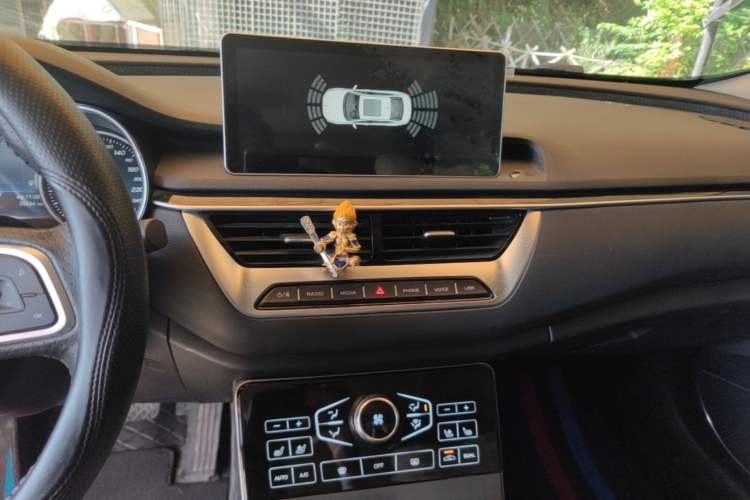 Used Hongqi H5 2020 1.8T Automatic Smart Connect Flagship Edition Audio And AC Panel
