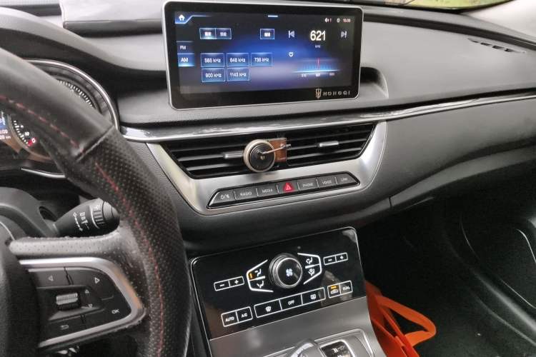 Used Hongqi H5 2020 1.8T Automatic Smart Connect Flagship Edition Audio And AC Panel
