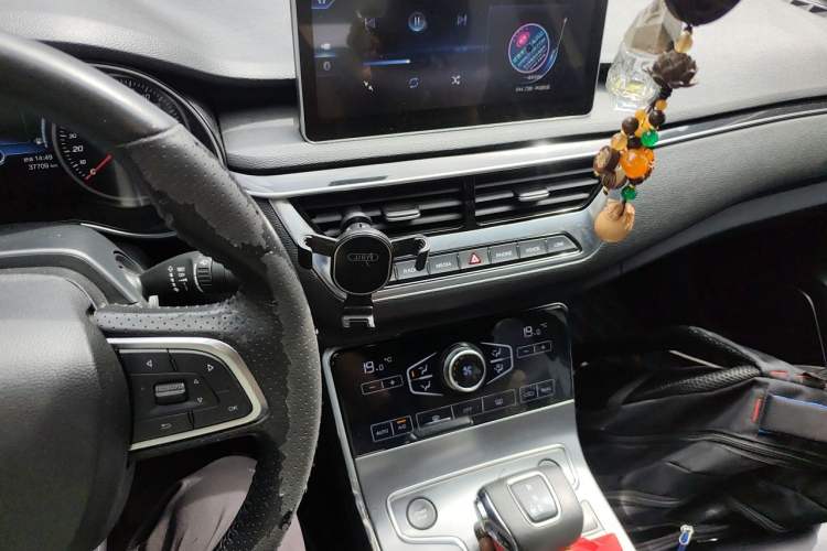 Used Hongqi H5 2020 1.5T DCT Flagship Edition Audio And AC Panel