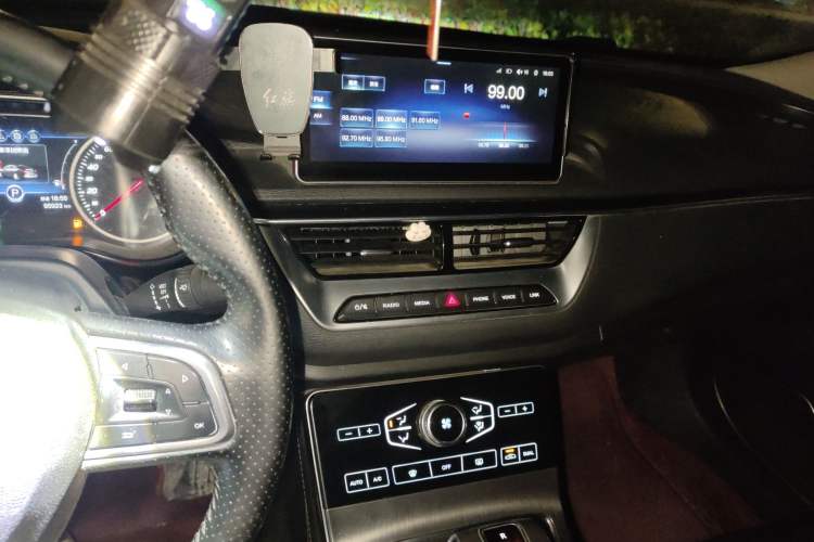 Used Hongqi H5 2020 1.5T DCT Flagship Edition Audio And AC Panel