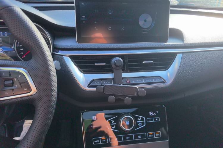 Used Hongqi H5 2020 1.5T DCT Flagship Edition Audio And AC Panel