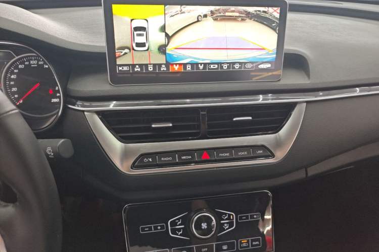 Used Hongqi H5 2020 1.5T DCT Flagship Edition Audio And AC Panel