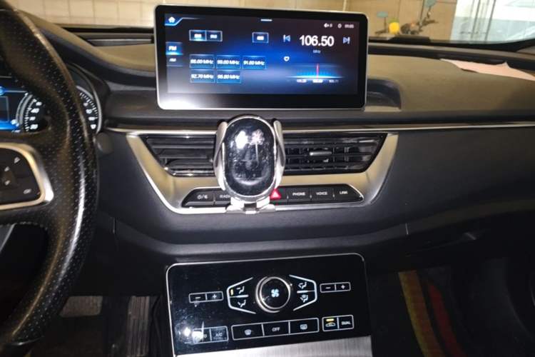 Used Hongqi H5 2020 1.5T DCT Flagship Edition Audio And AC Panel