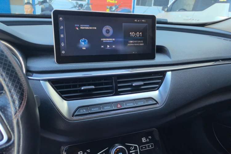 Used Hongqi H5 2020 1.8T Automatic ZhiLian QiYun Edition Audio And AC Panel