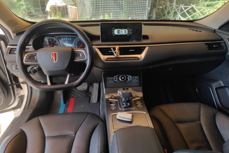 Used Hongqi H5 2020 1.8T Automatic Smart Connect Flagship Edition Center Console