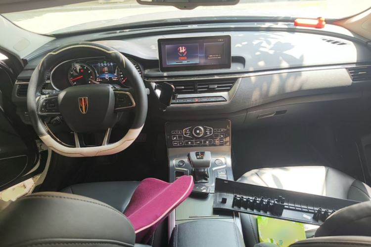 Used Hongqi H5 2020 1.8T Automatic Smart Connect Flagship Edition Center Console