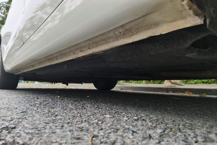Used Hongqi H5 2020 1.8T Automatic Smart Connect Flagship Edition Chassis Rear Left