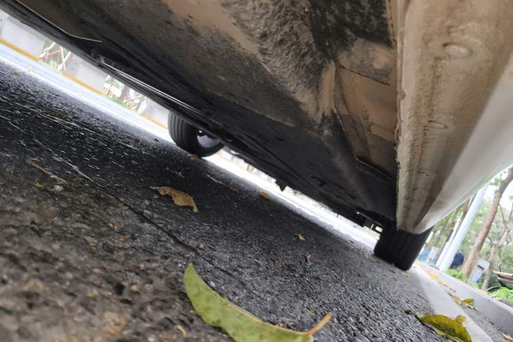 Used Hongqi H5 2020 1.8T Automatic Smart Connect Flagship Edition Chassis Rear Right