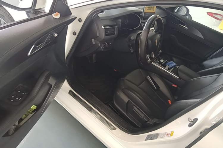 Used Hongqi H5 2020 1.5T DCT Flagship Edition Driver Seat