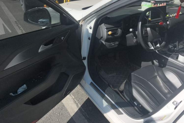 Used Hongqi H5 2020 1.8T Automatic Smart Connect Flagship Edition Driver Seat