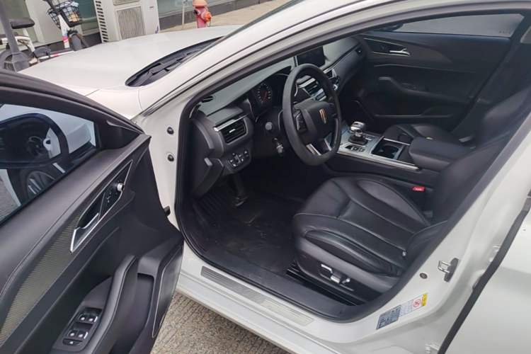 Used Hongqi H5 2020 1.8T Automatic Smart Connect Flagship Edition Driver Seat