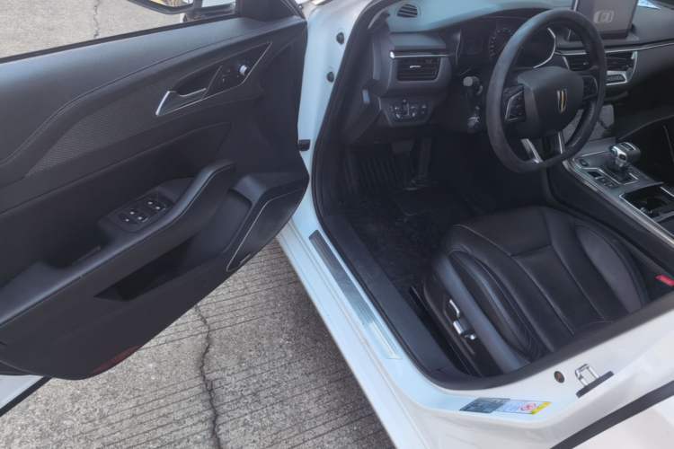 Used Hongqi H5 2020 1.8T Automatic Smart Connect Flagship Edition Driver Seat