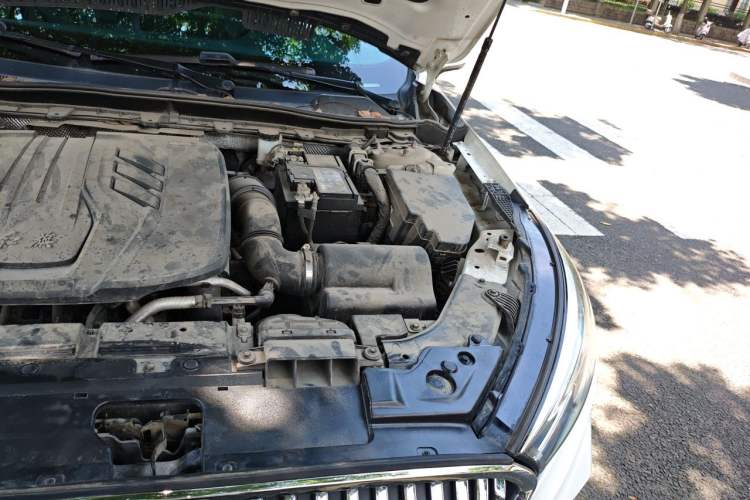 Used Hongqi H5 2020 1.5T DCT Flagship Edition Engine Bay Left