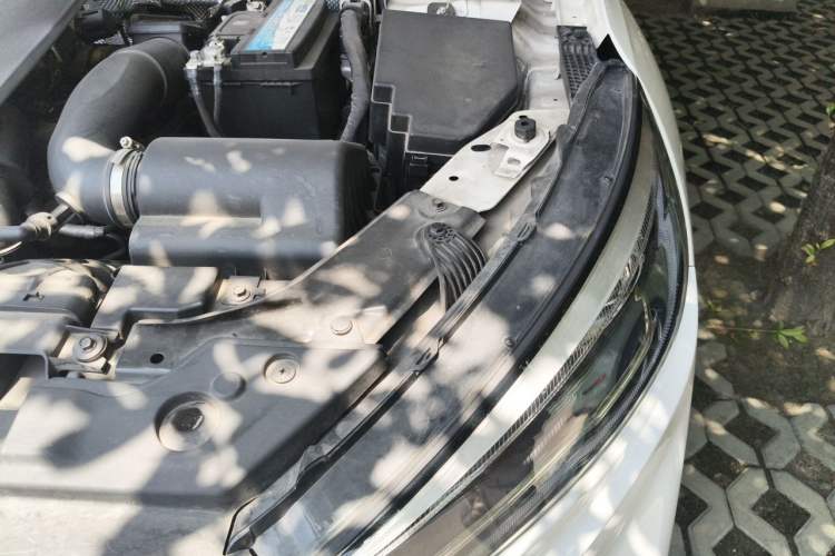 Used Hongqi H5 2020 1.8T Automatic Smart Connect Flagship Edition Engine Bay Left