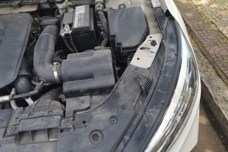 Used Hongqi H5 2020 1.8T Automatic ZhiLian QiYun Edition Engine Bay Left