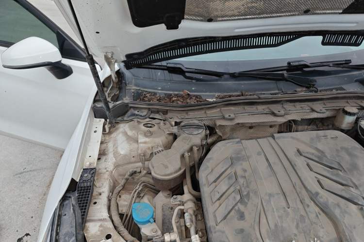 Used Hongqi H5 2020 1.5T DCT Flagship Edition Engine Bay Right
