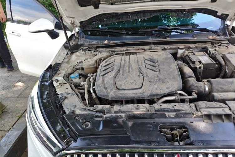 Used Hongqi H5 2020 1.5T DCT Flagship Edition Engine Bay Right