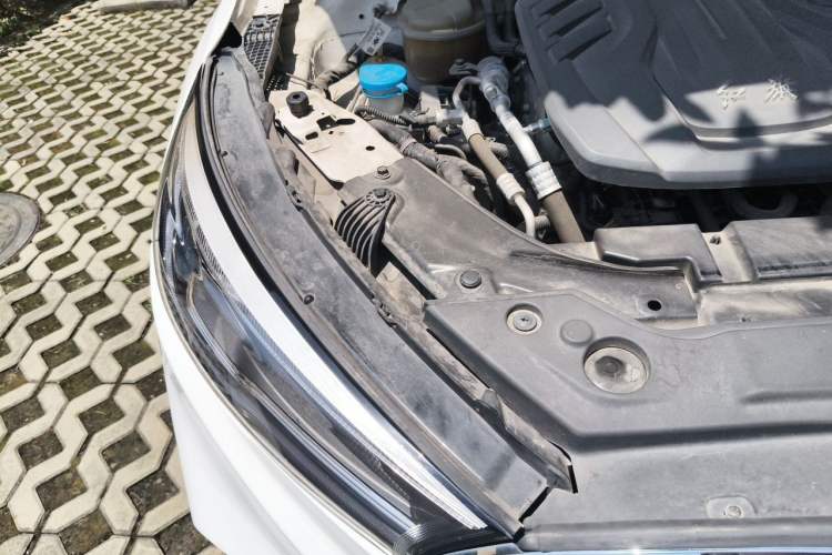 Used Hongqi H5 2020 1.8T Automatic Smart Connect Flagship Edition Engine Bay Right