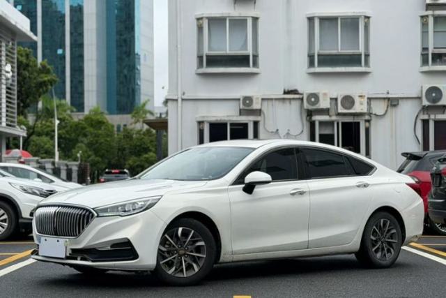 Używany Hongqi H5 2020 1.5T DCT Flagship Edition