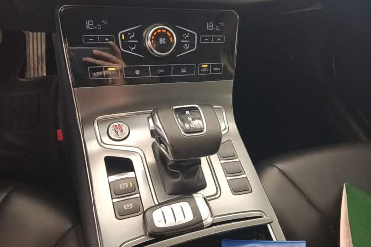 Used Hongqi H5 2020 1.5T DCT Flagship Edition Gear Lever