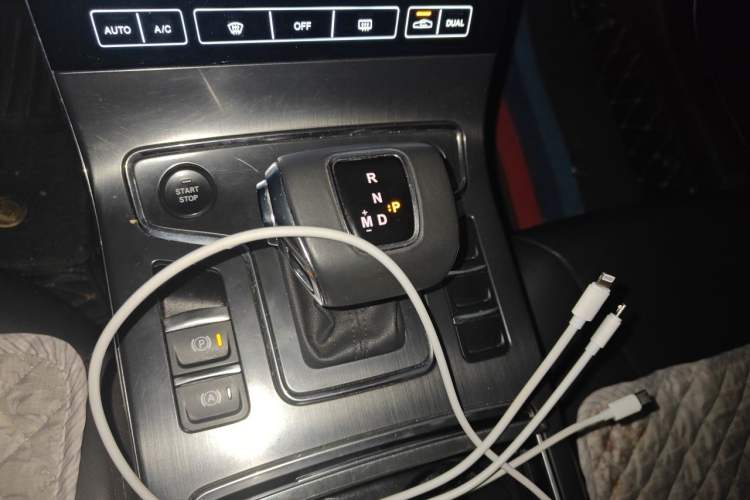 Used Hongqi H5 2020 1.5T DCT Flagship Edition Gear Lever