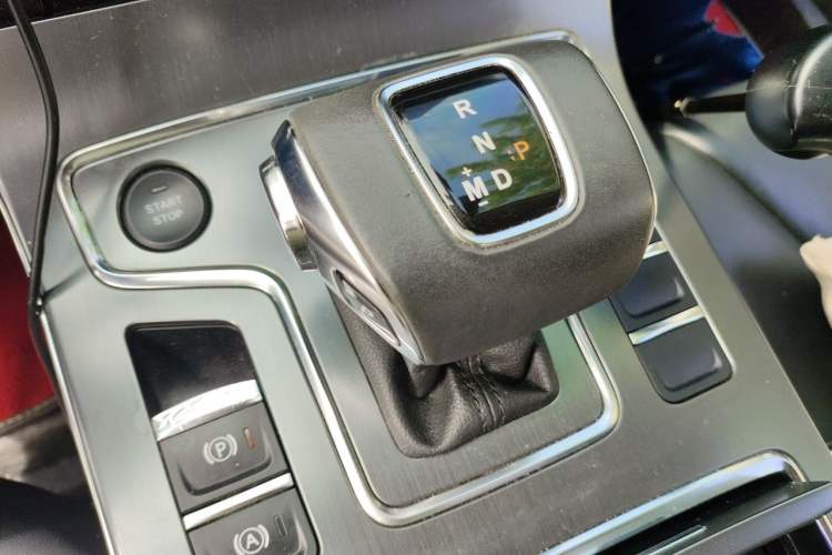 Used Hongqi H5 2020 1.5T DCT Flagship Edition Gear Lever