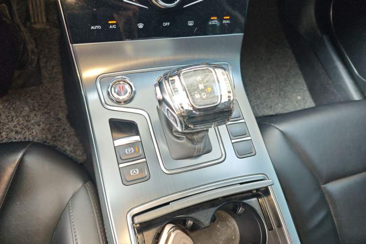 Used Hongqi H5 2020 1.8T Automatic ZhiLian QiYun Edition Gear Lever