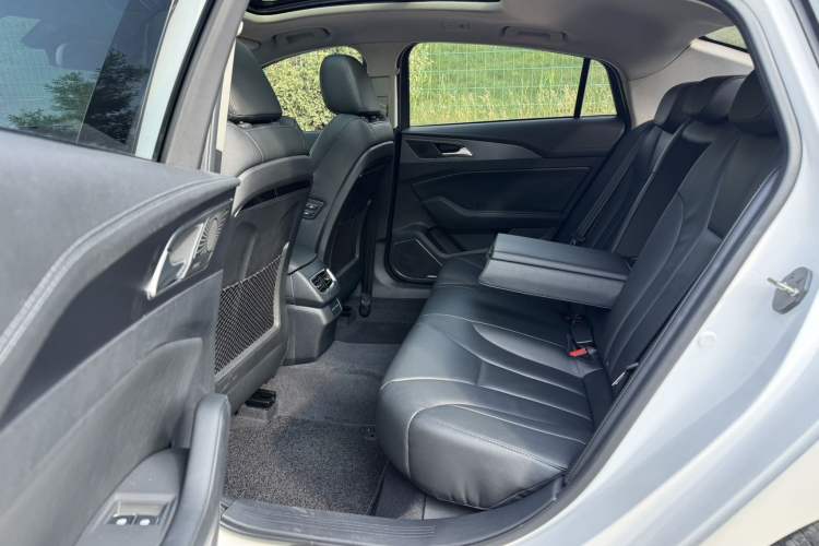 Used Hongqi H5 2020 1.8T Automatic Smart Connect Flagship Edition Interior 4