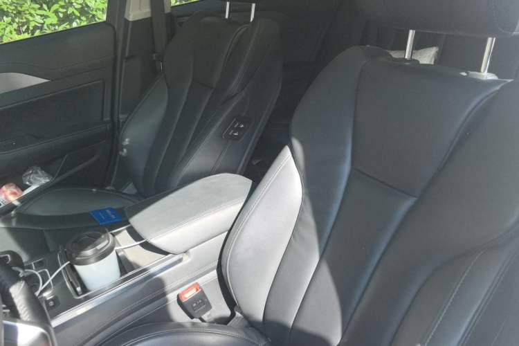 Used Hongqi H5 2020 1.8T Automatic Smart Connect Flagship Edition Left Front Seat
